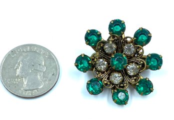 Gorgeous Vintage Emerald Rhinestone Brooch W/ Filigree Design Detail