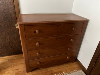 4 Drawer Dresser With Wood Knobs