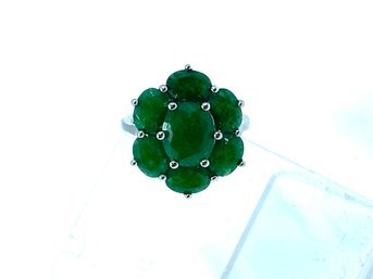 Beautiful Silvertone Cocktail Ring W/ Emerald Colored Stones - Size 7.5