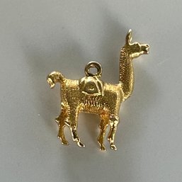 14k Figural Alpaca Charm