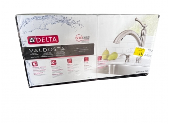 Delta Spot Shield Pullout Kitchen Faucet - Brushed Nickel