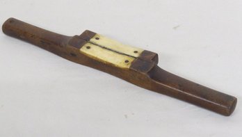 An Early Oxbone Inset Draw Shave Woodworking Tool With Lots Of Patina & Wear