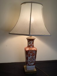 RED FLORAL URN TABLE LAMP