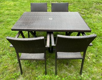 Safavieh Outdooor Folding Table And Four Armchairs