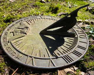 Vintage Virginia Metal Craft Sundial 'Grow Old Along With Me The Best Is Yet To Be'