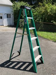 Very Nice WERNER 6' Foot Fiberglass Folding Ladder - Very Good Condition - Aluminum Steps - NICE LADDER !