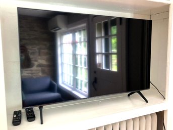 A Samsung 43' Flat Screen TV