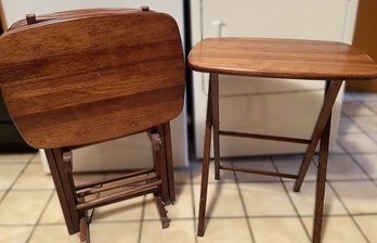 Set Of Four Vintage Wood TV Trays With Stand