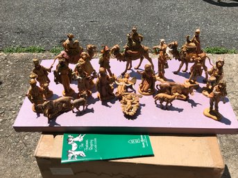 Fabulous Very Expensive FONTANINI Nativity Scene - 21 Pieces - Amazing Condition - With Booklet - GREAT SET !