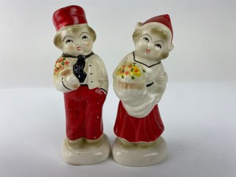 Dutch Couple Salt & Pepper Shaker Set