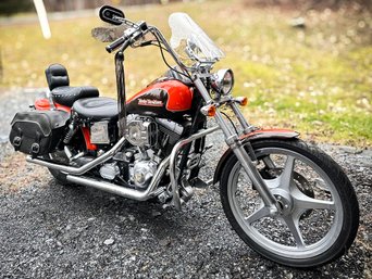 A 2001 Harley Davidson Dyna Wide Glide - Custom Harley Colors - Low Mileage 27,500!