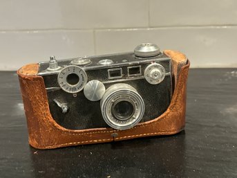 Vintage Argus Cintar 35MM Camera With Leather Case