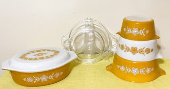 Four Butterfly Gold Pyrex With 2 1/2 QT. Covered Casserole & Three Nesting Bowls, Two W Lids 1 QT-2.5QT