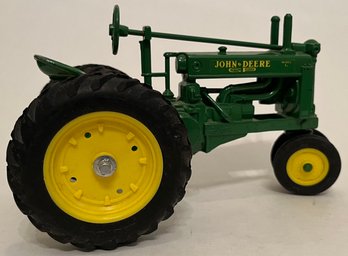 Vintage Ertl Toy Tractor - John Deere Model G General Purpose - Diecast 1/6 Scale - 557-8614 - 8 L X 5 W X 5 H