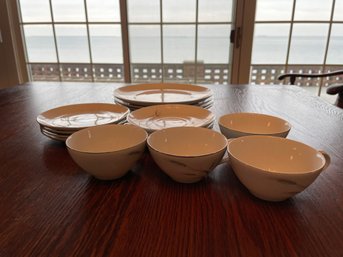 Kaysons -silver Rhythm China Set For 4 , 20 Pieces.