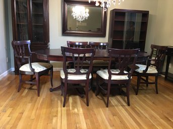 Very Nice Looking Vintage 1940s Dining Room Table With Two (2) Leaves & Six (6) Chairs - Table Top AS - IS