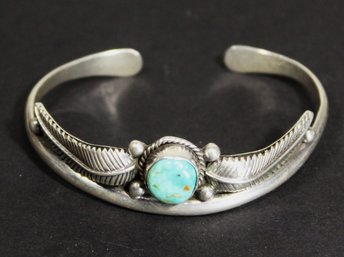Fine Vintage Sterling Silver Heavy Native American Bracelet Turquoise Stone