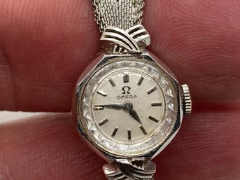 Fine Vintage Circa 1950s OMEGA Ladies Mechanical Watch