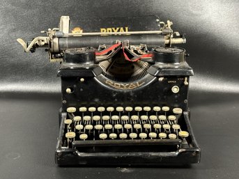 A Fantastic Vintage Royal Typewriter For Display
