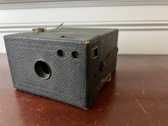 Antique Kodak 'Hawk-Eye' No. 2 Model B Camera