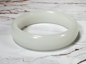 (2 Of 3) Vintage ? New ? White Jade /  Bangle Bracelet - Very Pretty Bracelet - Nice Color - Very Pretty Piece