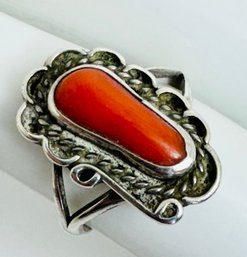 VINTAGE NATIVE AMERICAN STERLING SILVER CORAL RING