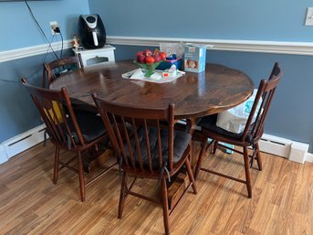 Solid Knotty Hardwood Dining Table With 4 Hitchcock Chairs