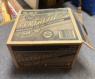 New Unused NAPA Synthetic Maximum Engine Protection SAE 5W-30 Motor Oil 75-520, 12/1-qt. Bottles In Orig Box.