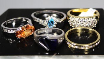 Lot D Five Ladies Rings Gold And Silver Tone Rings Gemstones