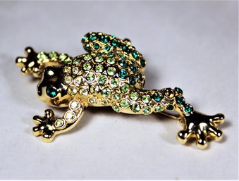 Fine Costume Gold Tone Green Rhinestone Frog Brooch (one Stone Missing)