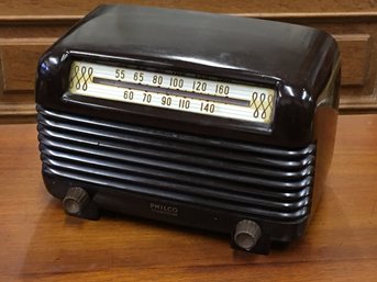 Very Cool PHILCO Brown Bakelite Art Deco Style Radio - Working Condition Unknown - Classic Art Deco Style