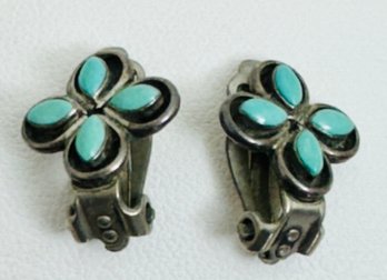 SMALL VINTAGE NATIVE AMERICAN STERLING SILVER TURQUOISE CLIP-ON EARRINGS