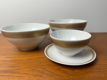 Hutschenreuther Selb Serving Bowls With 24 Carat Gold Rim