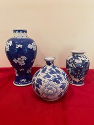 3 Various Size Blue And White Porcelain Vases 5.5 To 9.5in