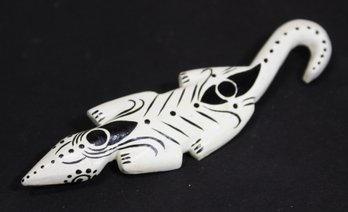 1980s Vintage Painted Wood Alligator Brooch Black And White