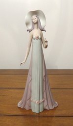 Lladro Fine Porcelain Spain Figurine - The Debutante #1431 Stands 14' In Height