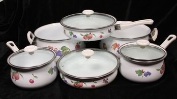 6 PIECES OF FRUIT THEMED COOKWARE WITH 4 GLASS COVERS