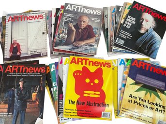 Collection Of  Arts News Magazines From 1983 To 2007 - 32 Issues