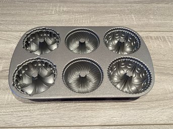 Nordic Ware Garland Bundtlette Cake Pan