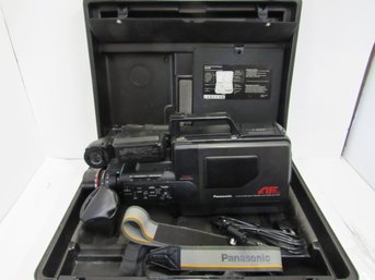 1989 Panasonic AG-180 VHS Reporter Camcorder W/ Hard Case AG-HT4