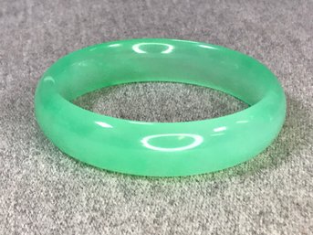 Very Pretty Pale Light Green Jade Bangle Bracelet - Vintage ? Antique ? New ? - Comes With Velvet Gift Pouch