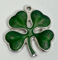 VINTAGE SIGNED WELLS STERLING SILVER GREEN ENAMEL 4 LEAF CLOVER CHARM OR PENDANT