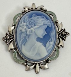 SILVER TONE BLUE & WHITE MOLDED CAMEO BROOCH