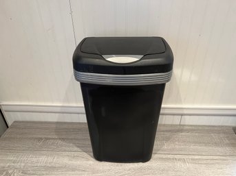 Hefty Kitchen Trash Can