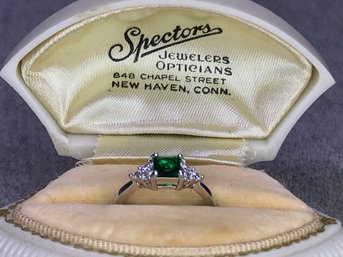 Wonderful Brand New - 925 / Sterling Silver Ring With Emerald Flanked With White Zircons - Very Pretty Ring