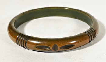 Brown And Green Carved Vintage Bakelite Plastic Bangle Bracelet