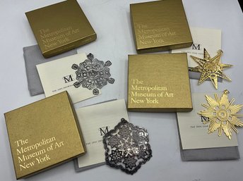 2 NEW Metropolitan Museum Of Art Snowflake & 2 NEW Star Ornaments ~ 2003 & 2004 ~