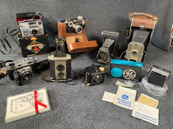 Camera Collection Vintage Argus Brick Retina 3C Kodak Brownie Dakon 6-16 Instamatic In Box GE Radio Photograph