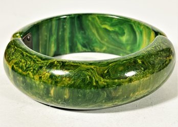 Oval Formed Hinged Clamper Cuff Bracelet Marbleized Green Bakelite Plastic Bracelet