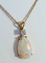 BEAUTIFUL 14K GOLD PEAR SHAPE OPAL AND DIAMOND DROP NECKLACE